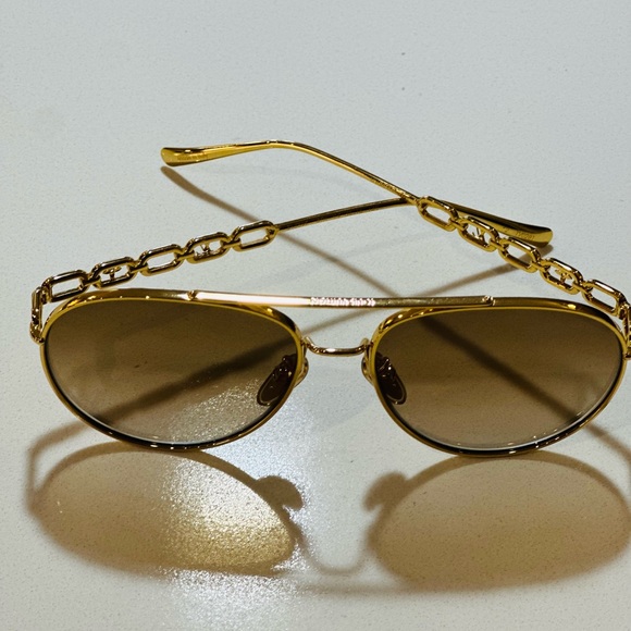 Louis Vuitton Pilot Sunglasses & Case | Excellent Condition - Picture 2 of 4